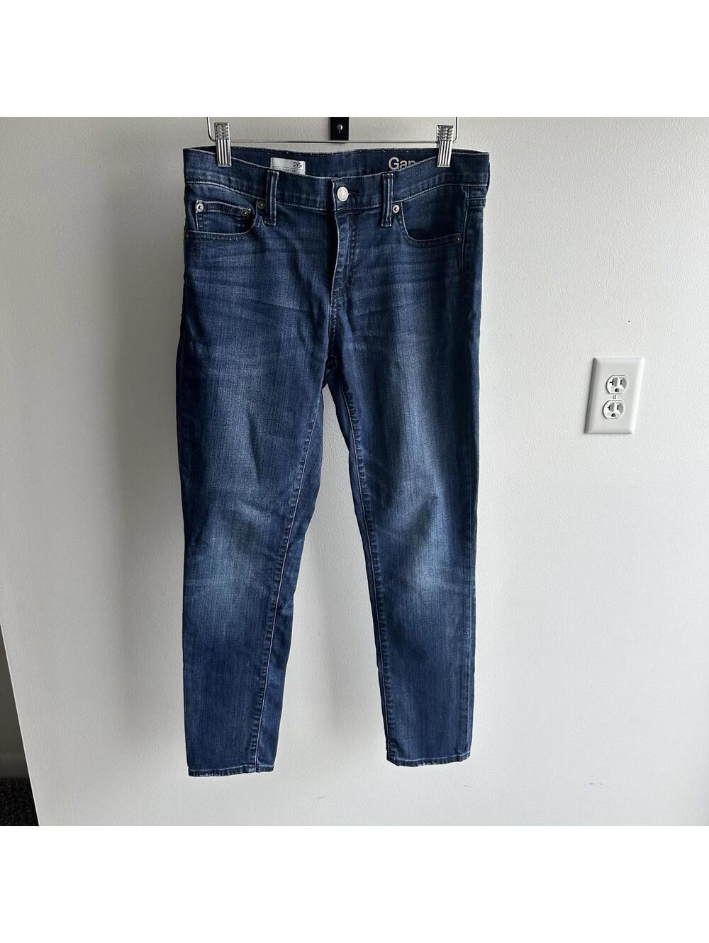 Gap Women’s Girlfriend Jeans Size 26R Medium Wash Blue Stretch Pre Owned